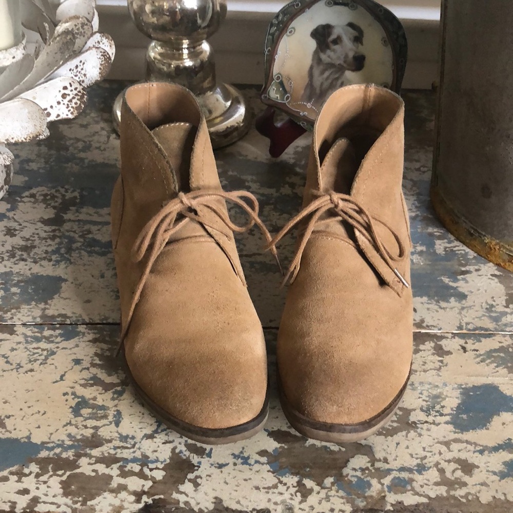 Lucky Brand Honey Suede Hush Puppy Style Desert Boots. 7.5